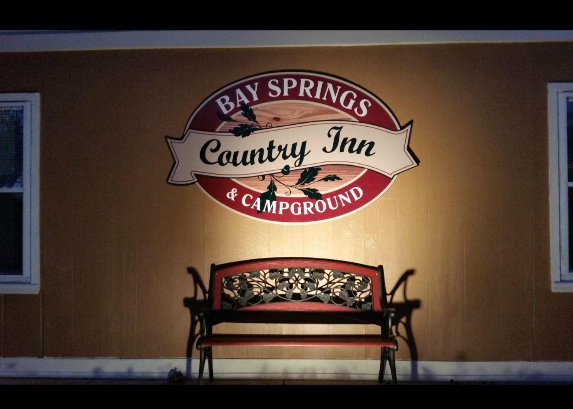 Bay Springs Country Inn & Marina Centre Kültér fotó
